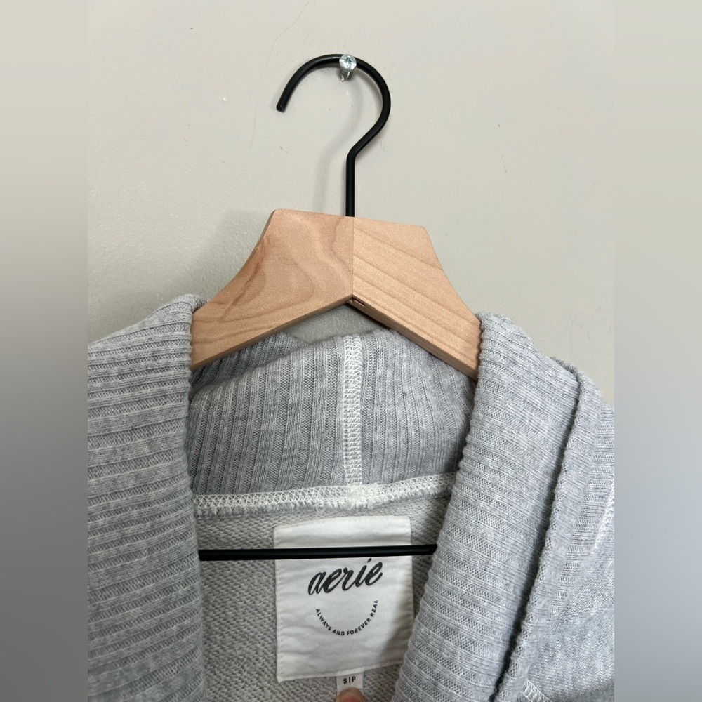 Aerie Gray Turtleneck Sweater - Picture 4 of 6